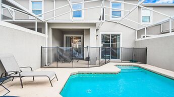 4BR Retreat in Champions Gate w/ Private Pool