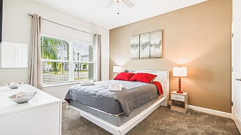 4BR Retreat in Champions Gate w/ Private Pool