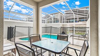 4BR Retreat in Champions Gate w/ Private Pool