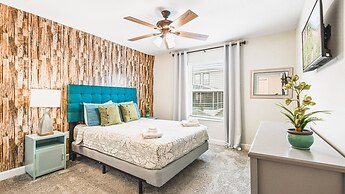 4BR Retreat in Champions Gate w/ Private Pool