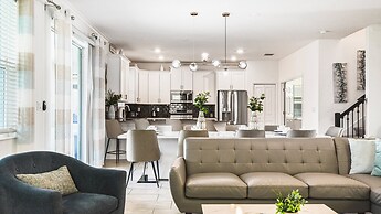 Storey Lake Resort 8br Cozy Home With Theater 2916