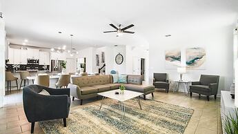 Storey Lake Resort 8br Cozy Home With Theater 2916