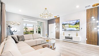 Luxury Stay: Pool, Game Room, Theater Near Disney