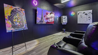 Luxury Stay: Pool, Game Room, Theater Near Disney