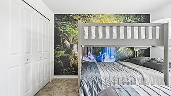 4BR Tropical Storey Lake Townhome Private Pool