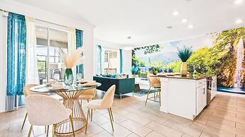 4BR Tropical Storey Lake Townhome Private Pool