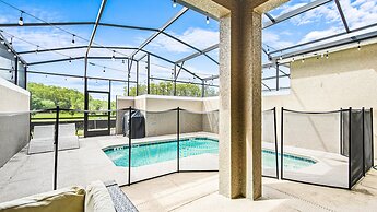 4BR Tropical Storey Lake Townhome Private Pool