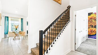 4BR Tropical Storey Lake Townhome Private Pool