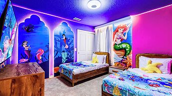 Elegant Resort Home With Loft, Private Pool & Spa