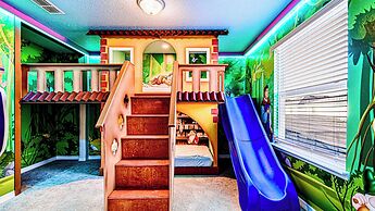 Elegant Resort Home With Loft, Private Pool & Spa