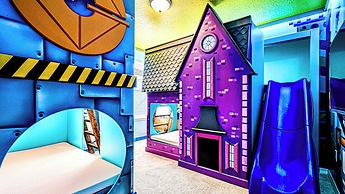 Elegant Resort Home With Loft, Private Pool & Spa