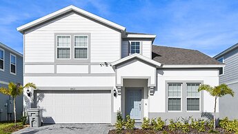 Elegant Resort Home With Loft, Private Pool & Spa