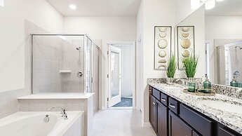 Elegant Resort Home With Loft, Private Pool & Spa