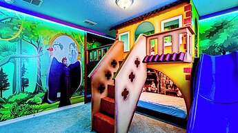 Elegant Resort Home With Loft, Private Pool & Spa