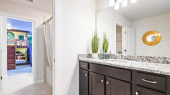 Elegant Resort Home With Loft, Private Pool & Spa