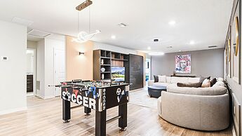 Elegant Resort Home With Loft, Private Pool & Spa