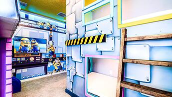 Elegant Resort Home With Loft, Private Pool & Spa