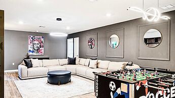 Elegant Resort Home With Loft, Private Pool & Spa