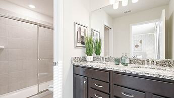 Elegant Resort Home With Loft, Private Pool & Spa