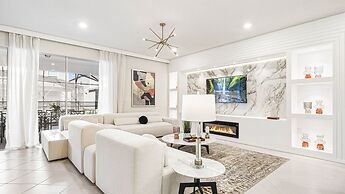 Elegant Resort Home With Loft, Private Pool & Spa