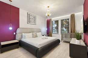 Luxurious Villa With Resort-style Amenities