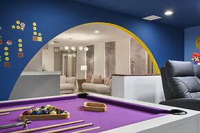 Luxurious Villa With Resort-style Amenities