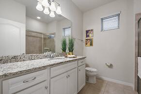 Luxurious Villa With Resort-style Amenities