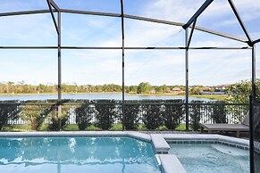 Luxurious Villa With Resort-style Amenities