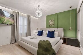 Luxurious Villa With Resort-style Amenities