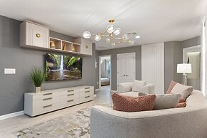 Luxurious Villa With Resort-style Amenities