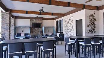 7BR Solterra Resort - Newly Renovated Home w Pool