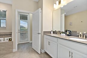 Opulent Disney Stay: Pool, Spa, 10 Mi Away