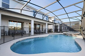 Elegant Home With Pool & Spa, Close to Disney
