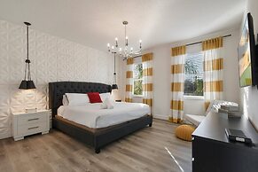 Elegant Home With Pool & Spa, Close to Disney