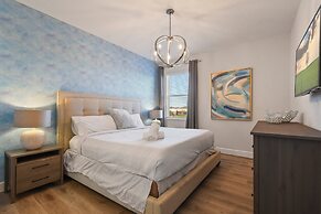 Elegant Home With Pool & Spa, Close to Disney