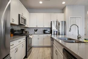 Elegant Home With Pool & Spa, Close to Disney