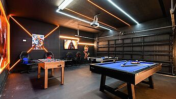 Spacious Home w/ Private Pool, Near Disney