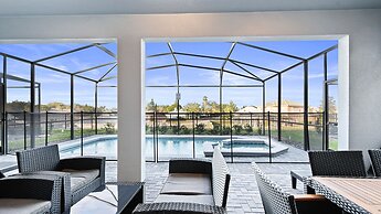 Spacious Home w/ Private Pool, Near Disney