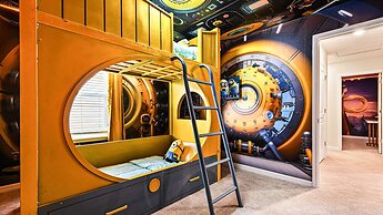 Spacious Home w/ Private Pool, Near Disney