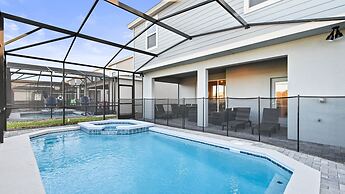 Spacious Home w/ Private Pool, Near Disney