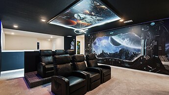 Spacious Home w/ Private Pool, Near Disney