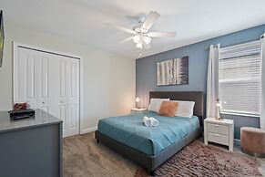 Spacious Retreat With Pool, Spa & Themed Rooms