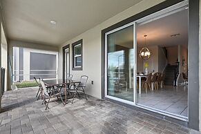 Spacious Retreat With Pool, Spa & Themed Rooms