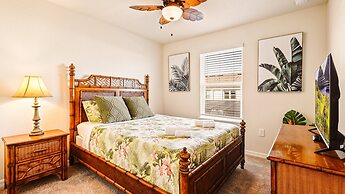 Sun-kissed 5B Poolside Paradise at Windsor Island