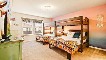 Sun-kissed 5B Poolside Paradise at Windsor Island