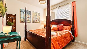 Sun-kissed 5B Poolside Paradise at Windsor Island