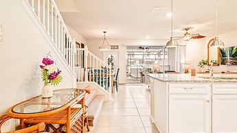 Sun-kissed 5B Poolside Paradise at Windsor Island