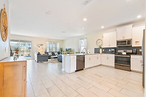 Storey Lake Resort 8br Cozy Home With Private Theater, Pool And Spa 28