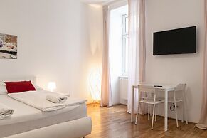 Central 3BR shared Apt. Near Rennweg