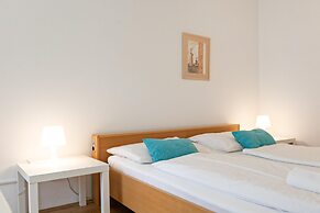 Central 3BR shared Apt. Near Rennweg